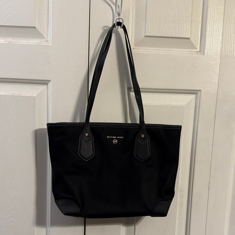Last Chance!! Michael Kors Classic Black Tote